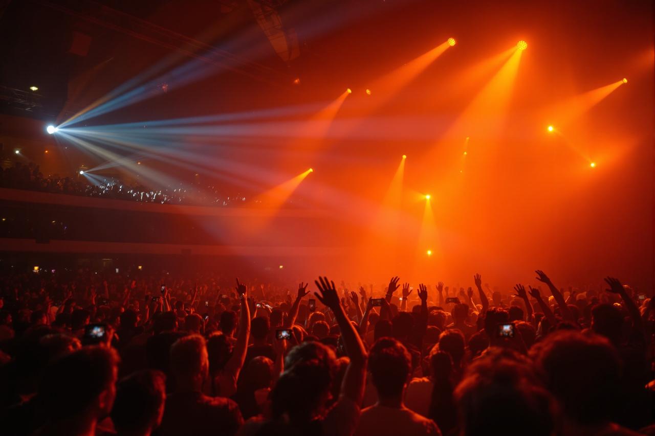 色视频影迷见面会圆满举行，万名粉丝热情参与